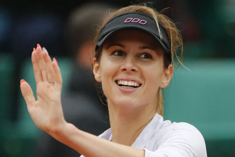 Tsvetana Pironkova alistas endast edetabelis sada kohta eespool oleva Agnieszka Radwanska ja jõudis Pariisis veerandfinaali. FOTO: Scanpix