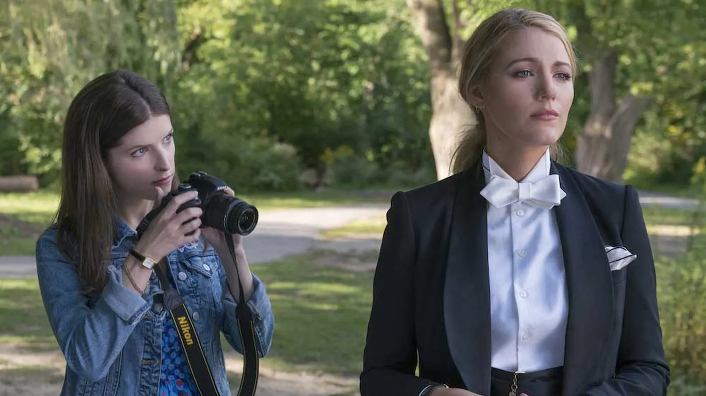 Anna Kendrika un Bleika Laivlija filmā “Neliela izpalīdzēšana” ("A Simple Favor")