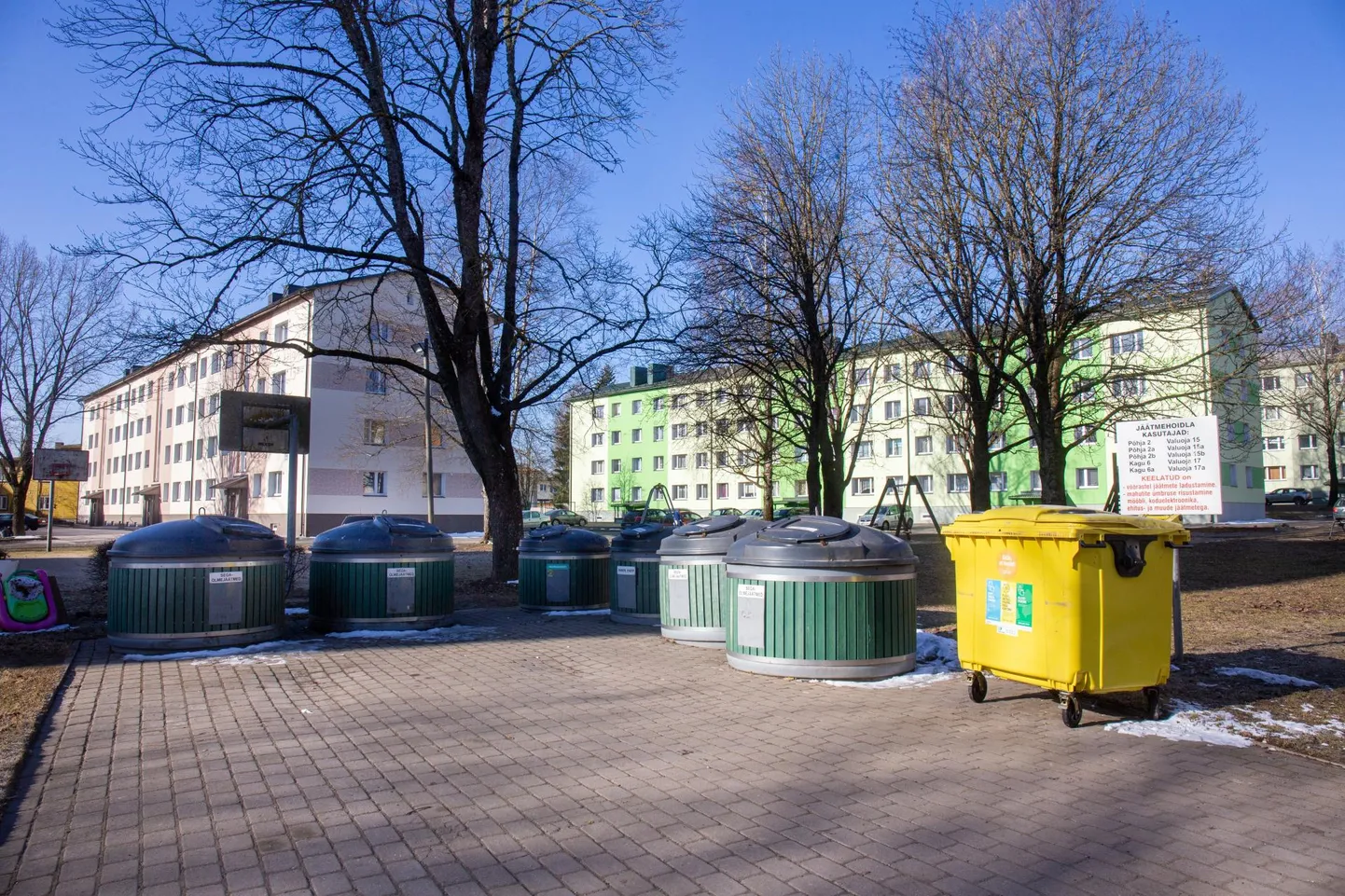 Kui konteiner tuuakse maja ette, hakkavad inimesed prügi sortima. Foto on illustratiivne.