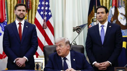 ÜLEVAADE ⟩ Vabariiklaste presidendikandidaadid peavad rinda pistma Trumpi varjuga