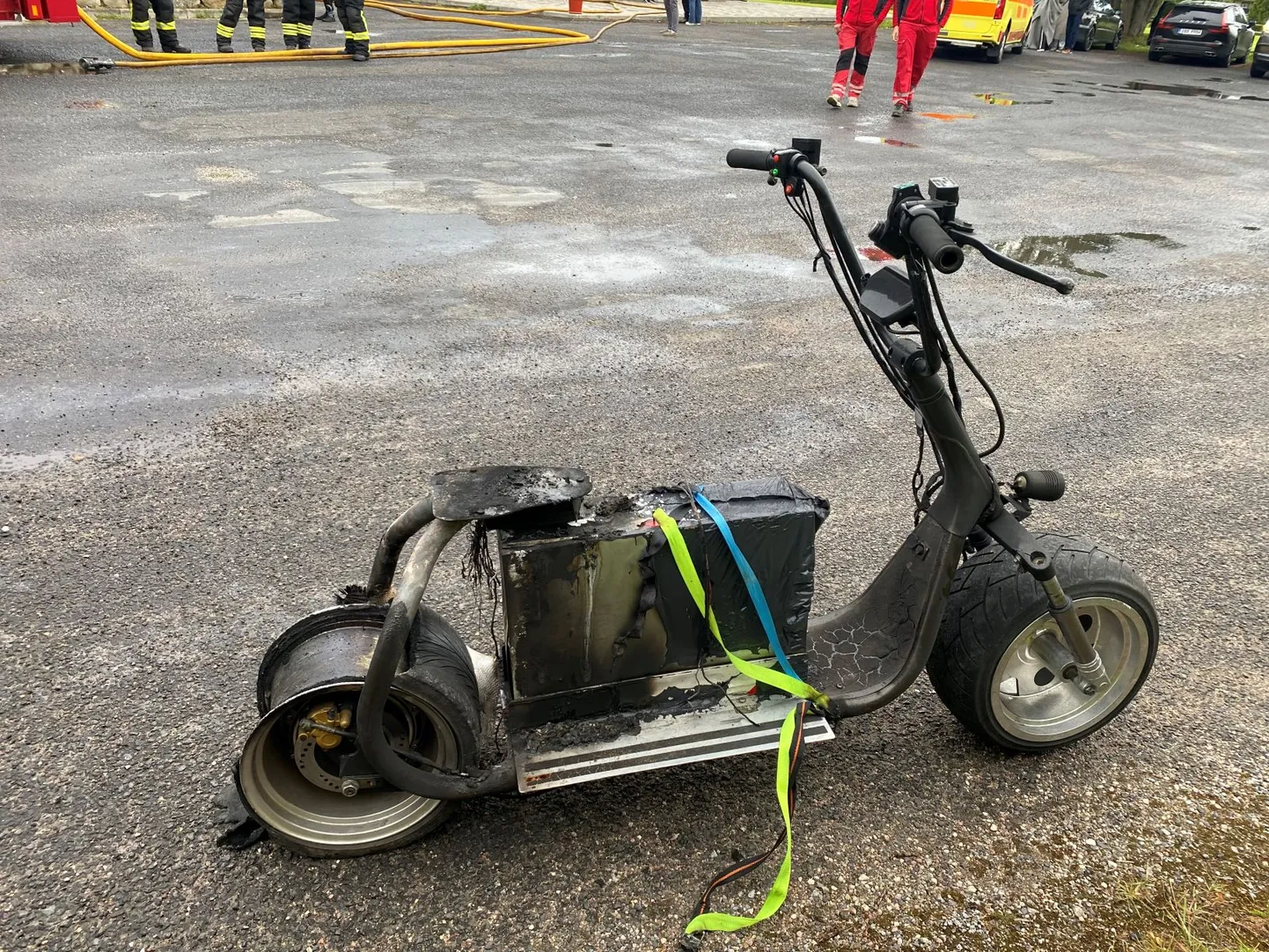 Hiiumaal Pärna külas asuvas majutusasutuses oli süttinud asutuse siseruumidesse toodud elektrijalgratas, mille päästjad majast välja tõid.