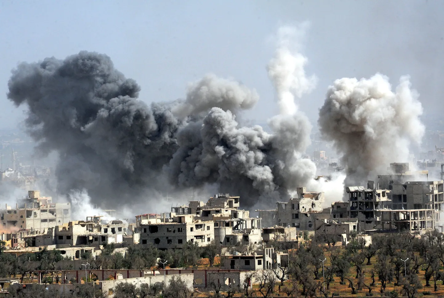 Õhurünnak Douma linnaosale.