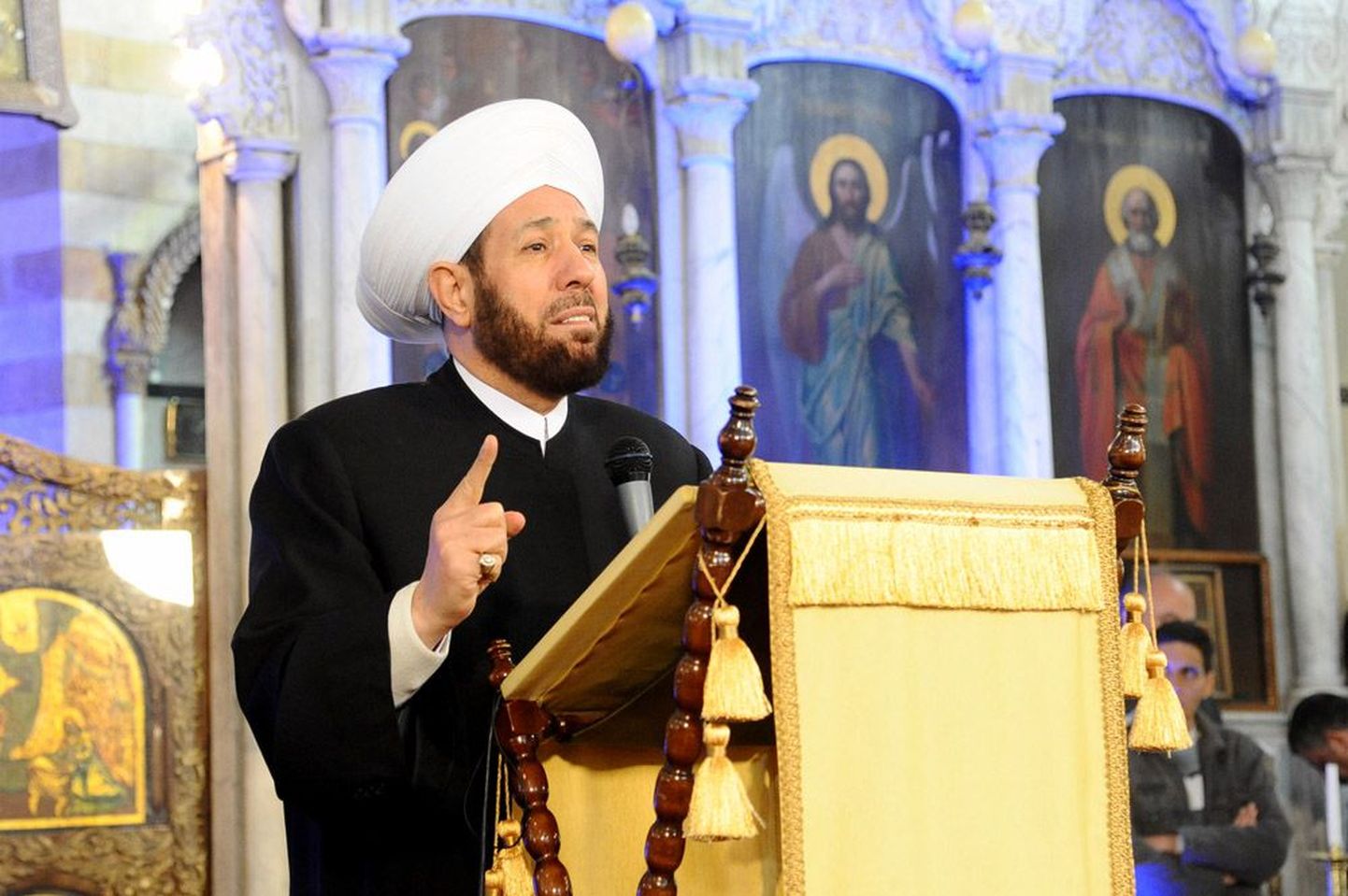 Damaskuses palvetas jõulude ajal koos kristlastega rahu eest ka Süüria sunniitide peamufti Ahmed Badr al-Din al-Hassoun.