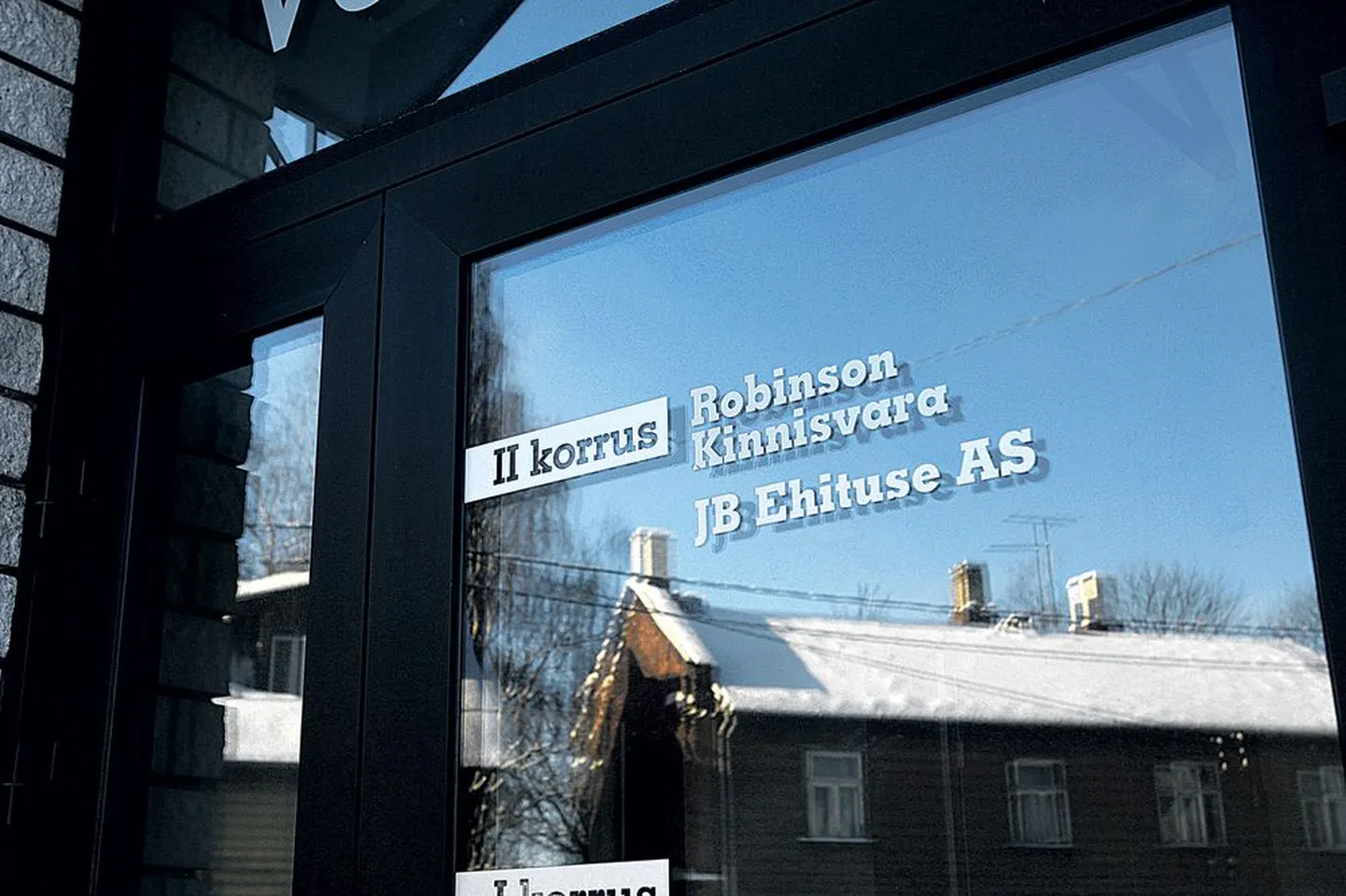 Robinson Kinnisvara keeldus üürnikule maakleritasu tagasi maksmast, sest oli enda meelest töö ära teinud. Üürnik tunneb end aga petetuna, sest ei saanud korterit ning jäi lisaks ka poolest vahendustasust ilma.