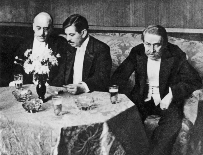 Saksa Weimari vabariigi kantsler Heinrich Brüning (vasakul) pidamas 1931. aasta oktoobris Berliinis kõnelusi Prantsuse valitsusjuhi Pierre Lavali (keskel) ja Prantsuse välisministri Aristide Briandiga. Foto: DPA/Scanpix
