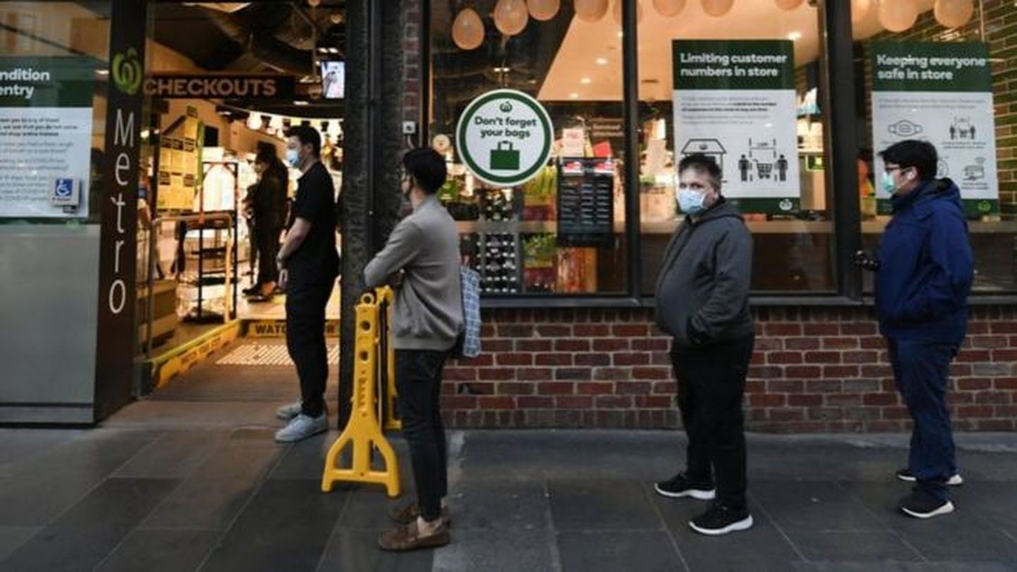 В Мельбурне только один человек из семьи может пойти в магазин, маски обязательны