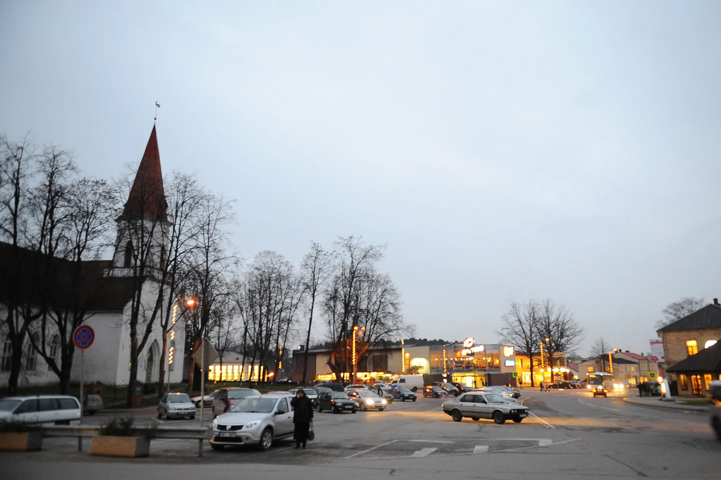 Baznīcas laukums Smiltenē