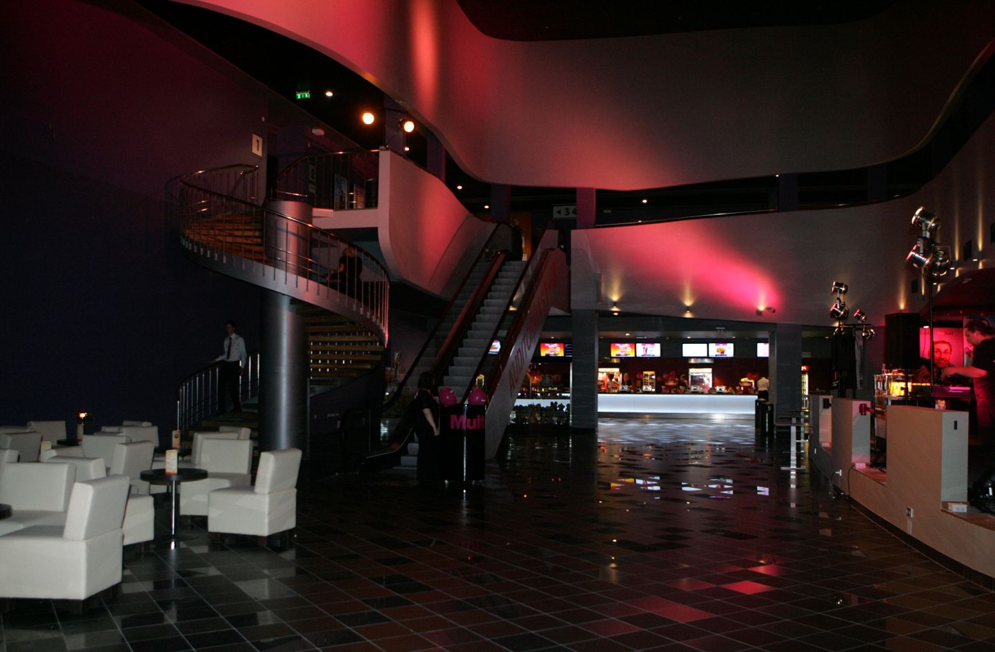 Kinoteātris "Multikino" tirdzniecības centrā "Riga Plaza".