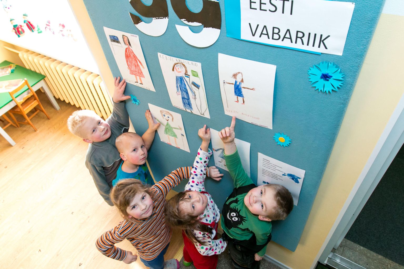 Hummuli lasteaia Sipsik kasvandikud joonistasid president Kersti Kaljulaidi.