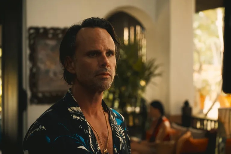 Walton Goggins kehastab kolmandas hooajas meest, kes reisib koos oma verinoore tüdruksõbraga.