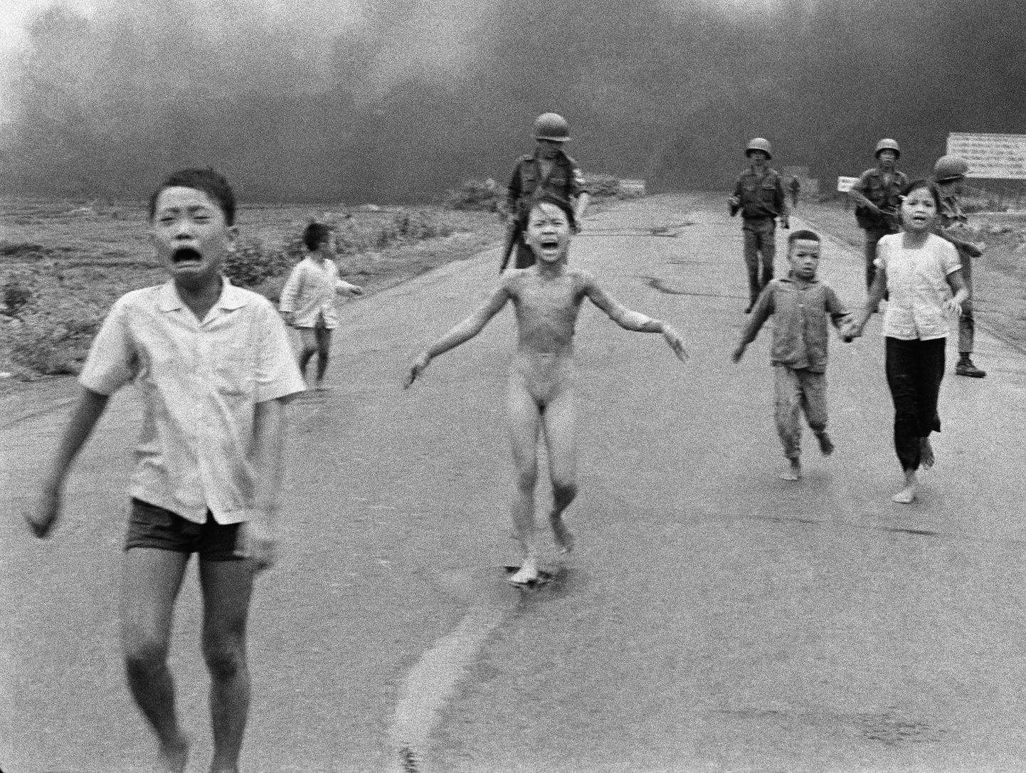 Vietnami sõja sümboliks saanud foto, mis on käivitanud sõnasõja Norra suurima päevalehe ja Facebooki vahel.