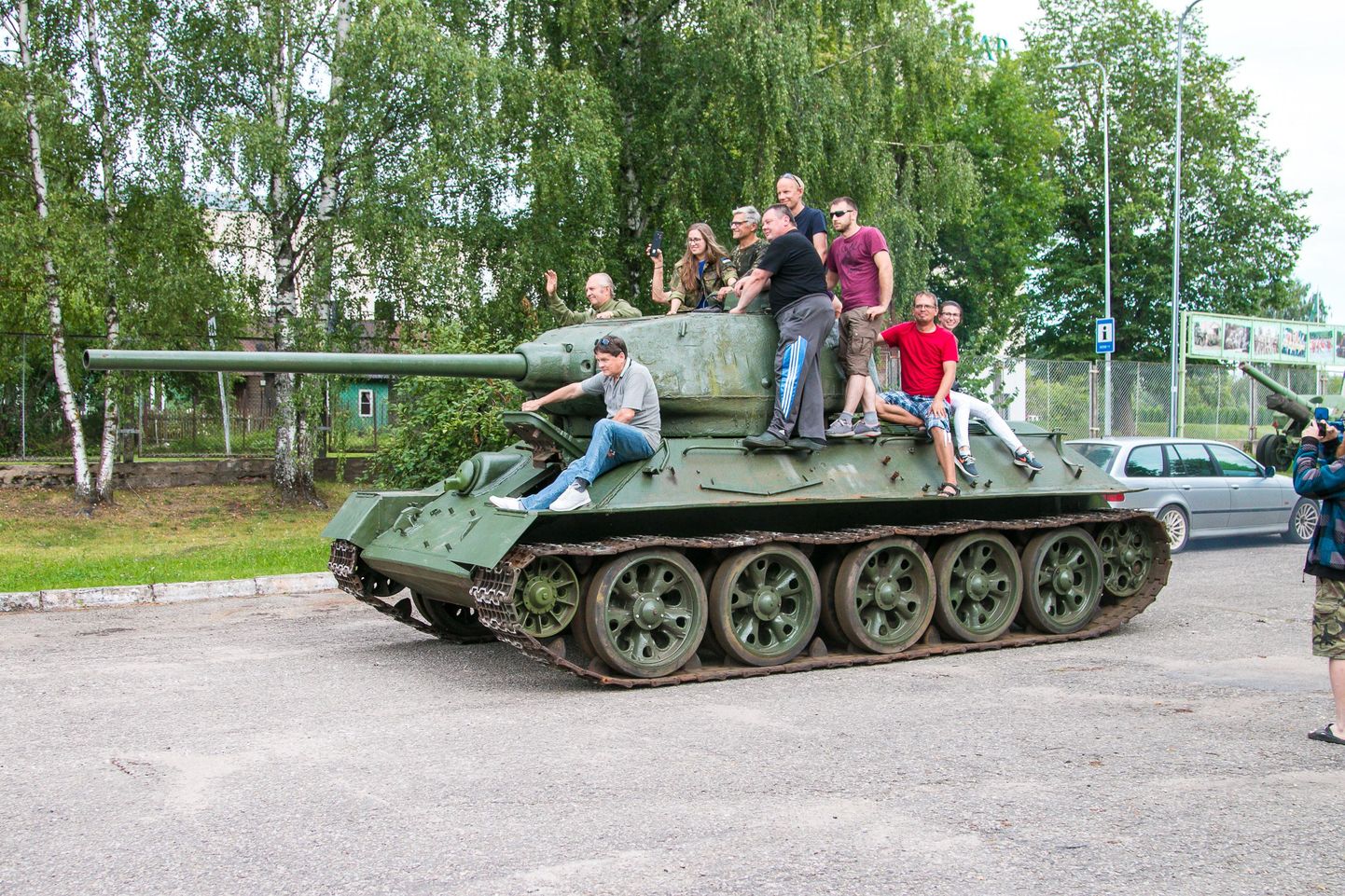 Valga militaarteemapark esitles taaselustatud tanki T-34