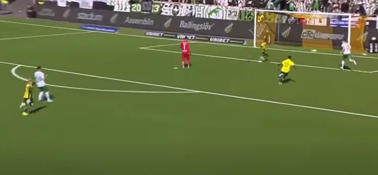 Момент матча.