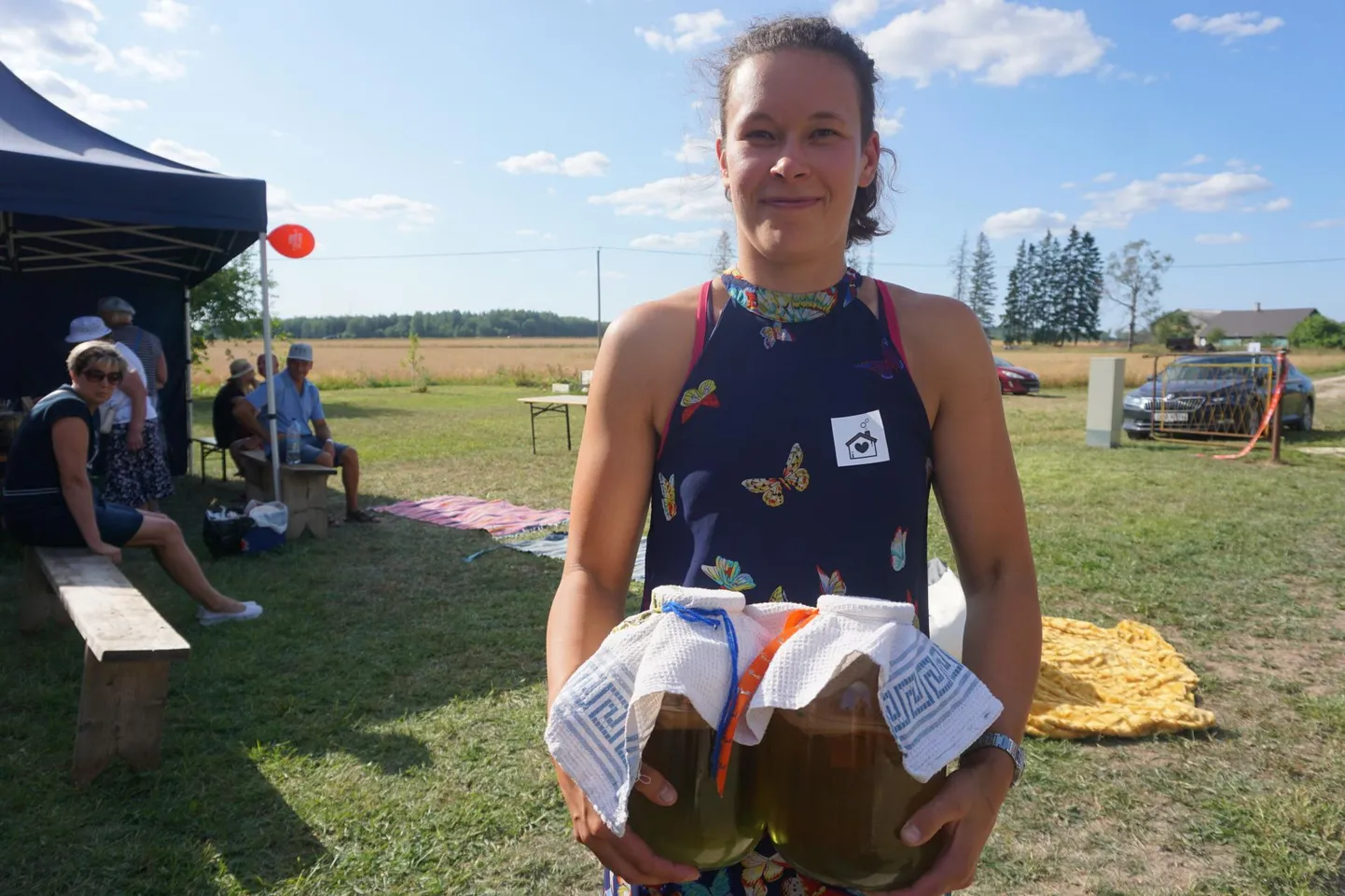 Kombucha-meister Liis Järvamägi.
