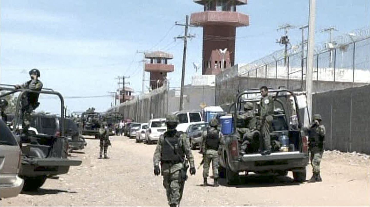 Sõdurid patrullimas Mehhiko Tamaulipase osariigi vangla juures