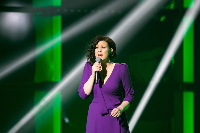 Maiken on ka ise lauljana hääle kaotanud ning just seetõttu huvitus ta Sadolini tehnikast. 2014. aasta Eesti Laulu võistlusel ta hoolimata taastunud häälest Eurovisioonile ei pääsenud.