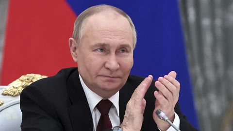 VAATA TIISERIT ⟩ Peatne Putini eluloofilm toob ekraanile süvavõltsinguga loodud mähkmetes diktaatori