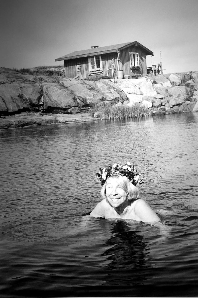 Karge suplus Soome lahes. Tove Jansson suvekodus meretagusel maal Klovharu saarel.