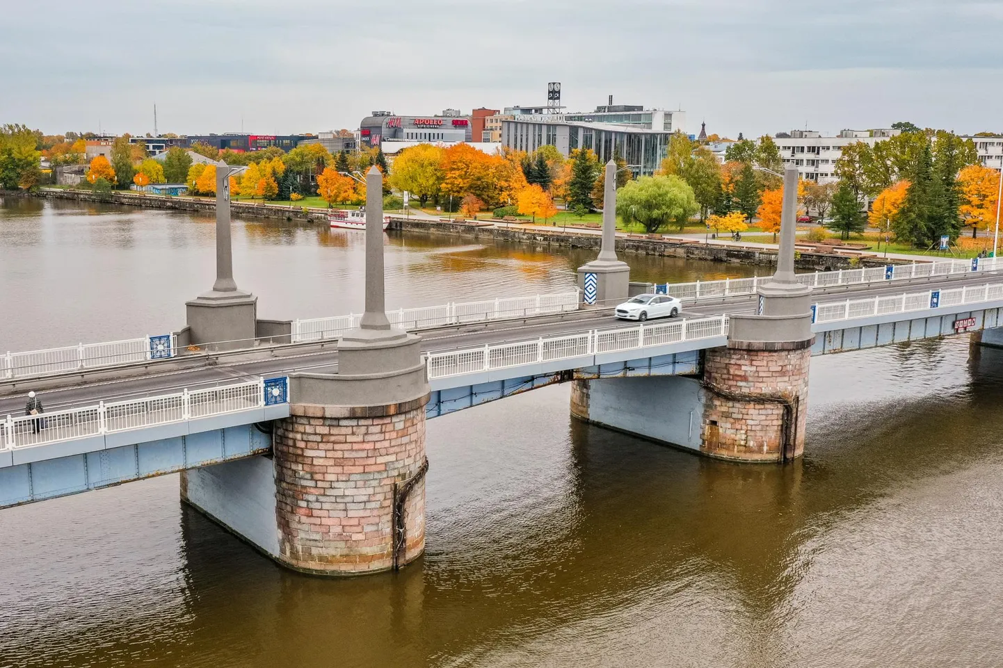 Pärnu Kesklinna sild valmis 1956. aasta lõpuks.