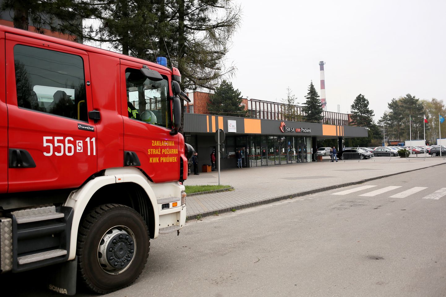 Tuletõrjeauto saabumas Pnioweki kaevandusse.