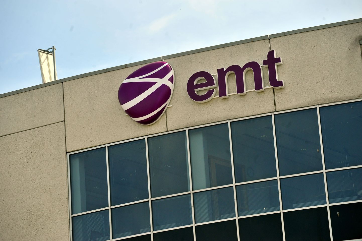 EMT logo.