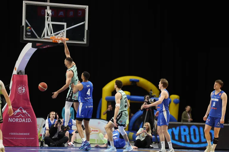 Jalen Henry pealtpanek, mis lõhkus Unibet Arena korvi.