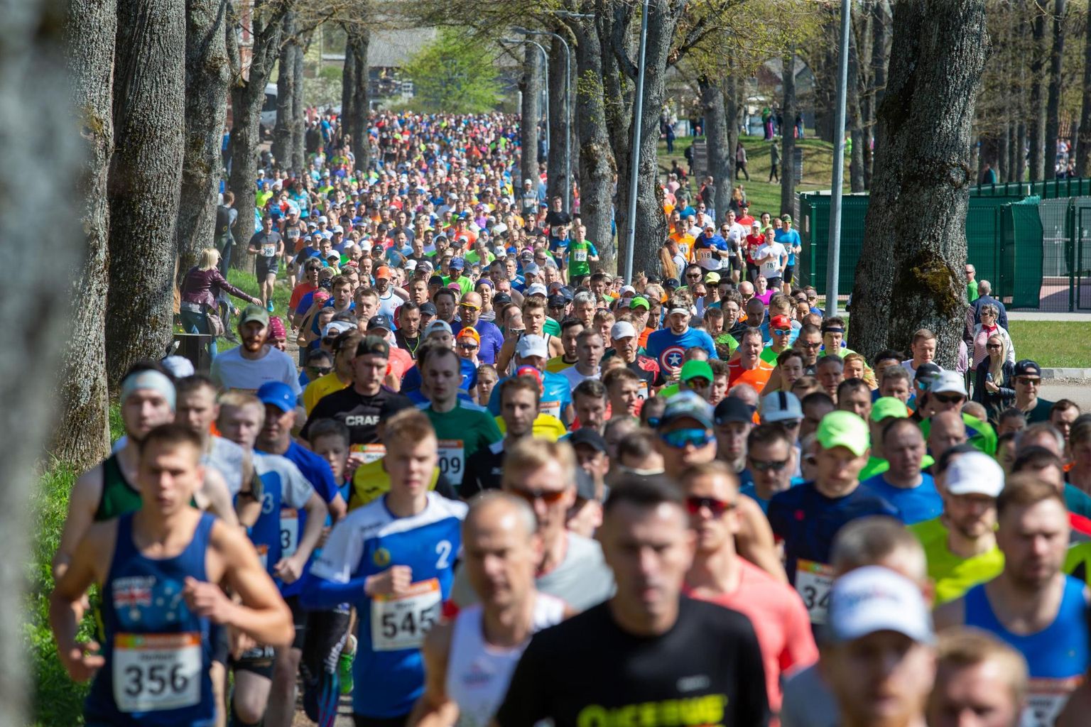 Mullu 90. korda peetud jooksu ümber Viljandi järve lõpetas 2807 jooksjat ning 506 kepikõndijat. Tänavusele jooksule on ennast registreerinud juba ligi paar tuhat osalejat.
