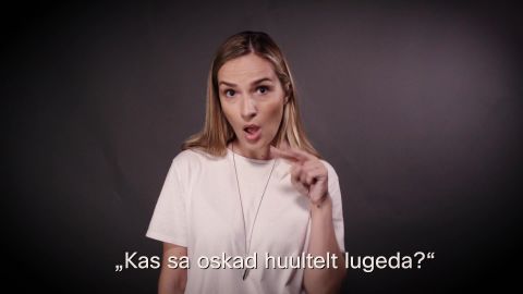 Näitleja Marta Laan õpetab viiplema. Näitleja Marta Laan õpetab viiplema.
