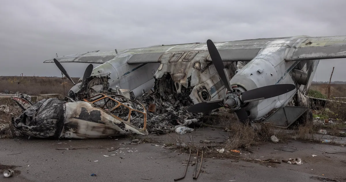 Ajutiselt okupeeritud Krimmis kukkus teisipäeval alla Venemaa sõjaväe transpordilennuk An-26, surma said kõik 29 selle pardal olnud inimest, sealhulgas kuus mee