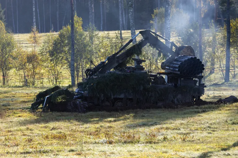Nagu ulmefilmis: tegu on pioneeride kasutatava tanki Challenger modifitseeritud variandiga, mida kasutatakse miiniväljade puhastamiseks.