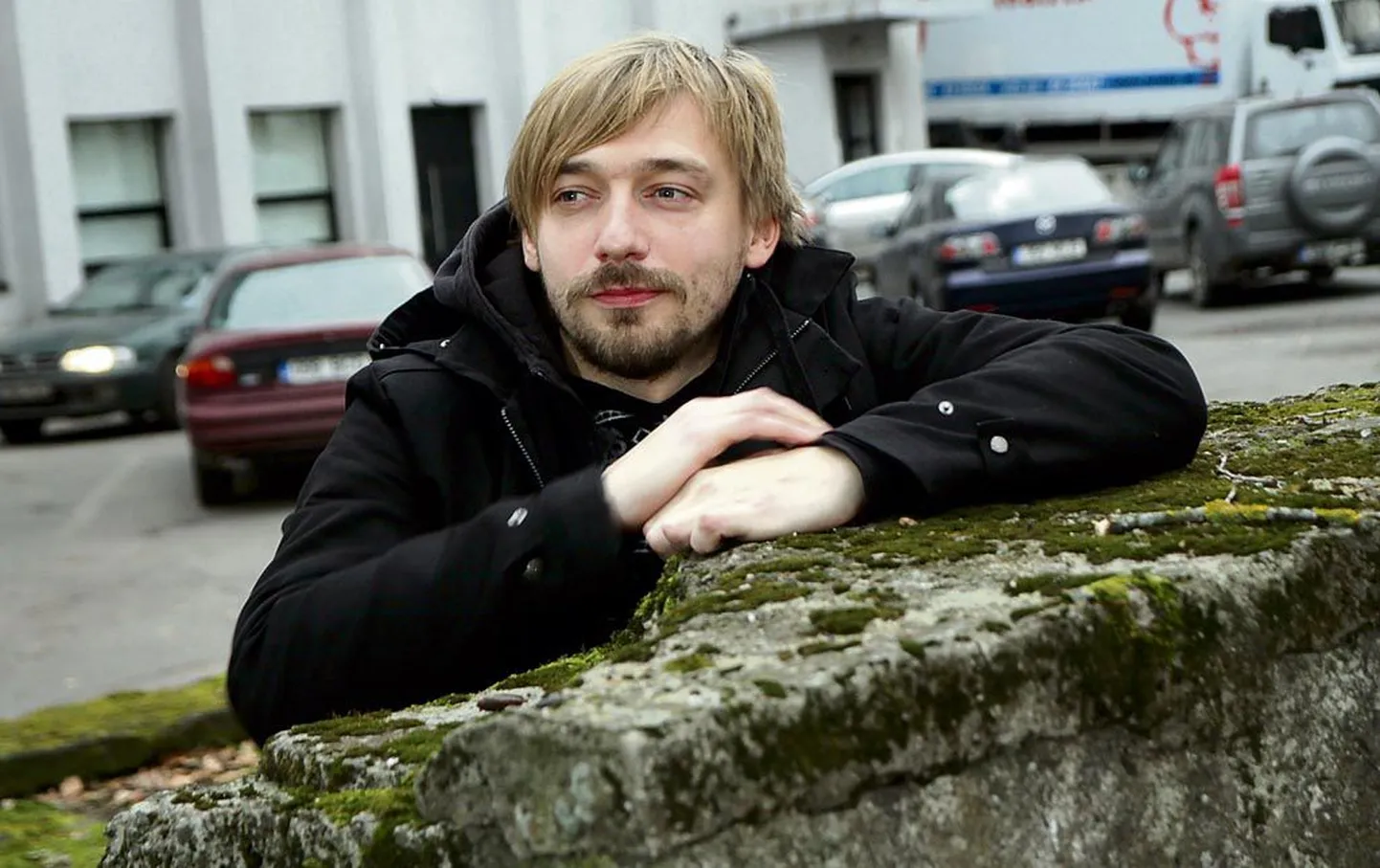 Bert Raudsep osaleb Endlas praegu kahes lavastuses, töö käib veel kahe rolliga.