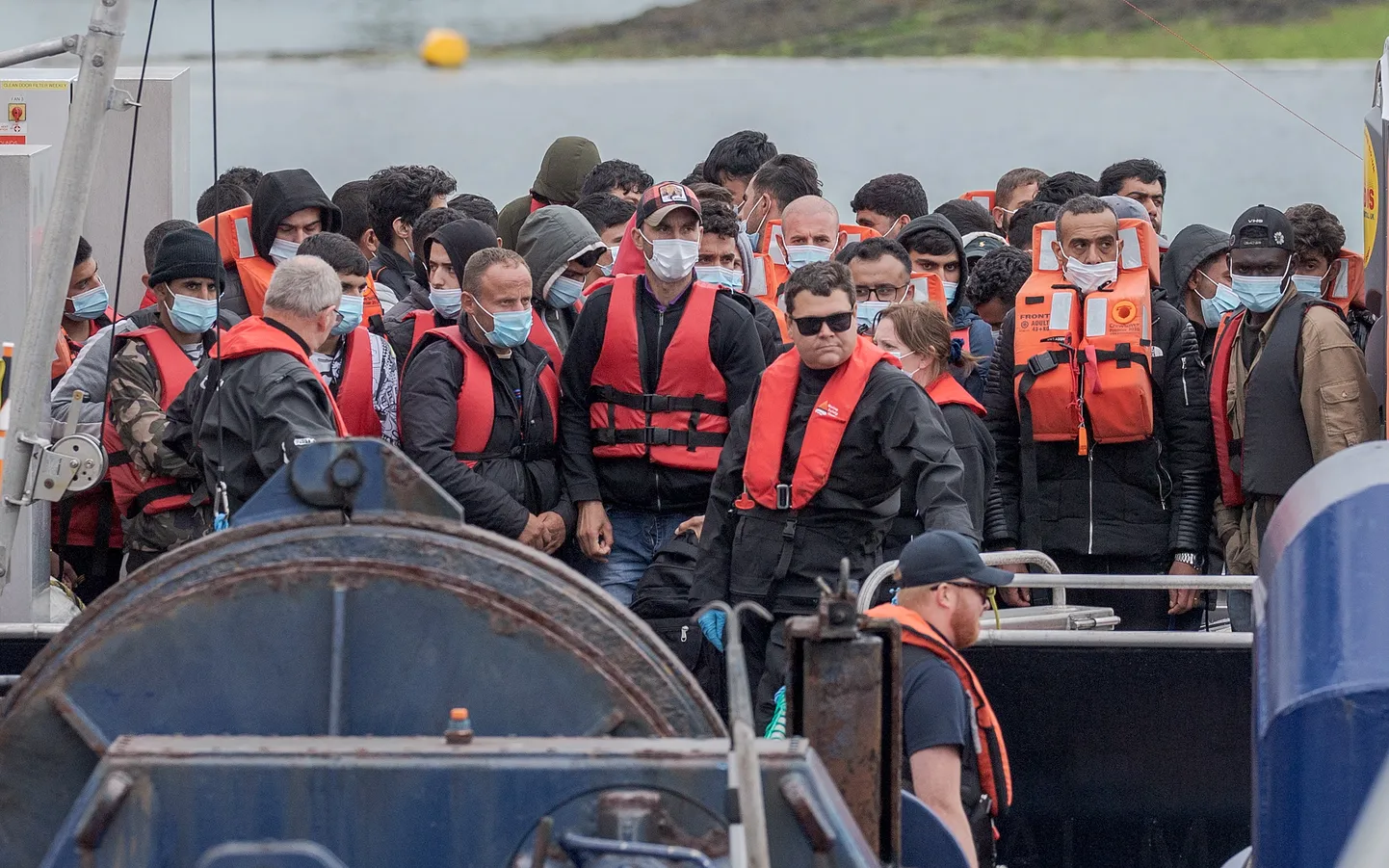 La Manche'i väina ületavad migrandid 29. juunil. Hinnanguliselt on sel aastal Inglise kanali ületanud üle 12 000 inimese, mullu sama ajaga oli ebaseaduslike sisserändajate hulk 5654.