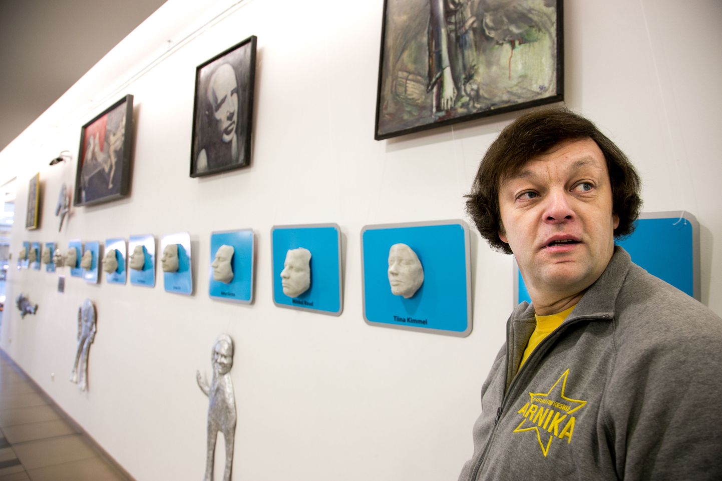 Port Artur 2 kolmandal korrusel saab uudistada kunstnik Rait Pärja kipsmaskide näitust "Lõpp".