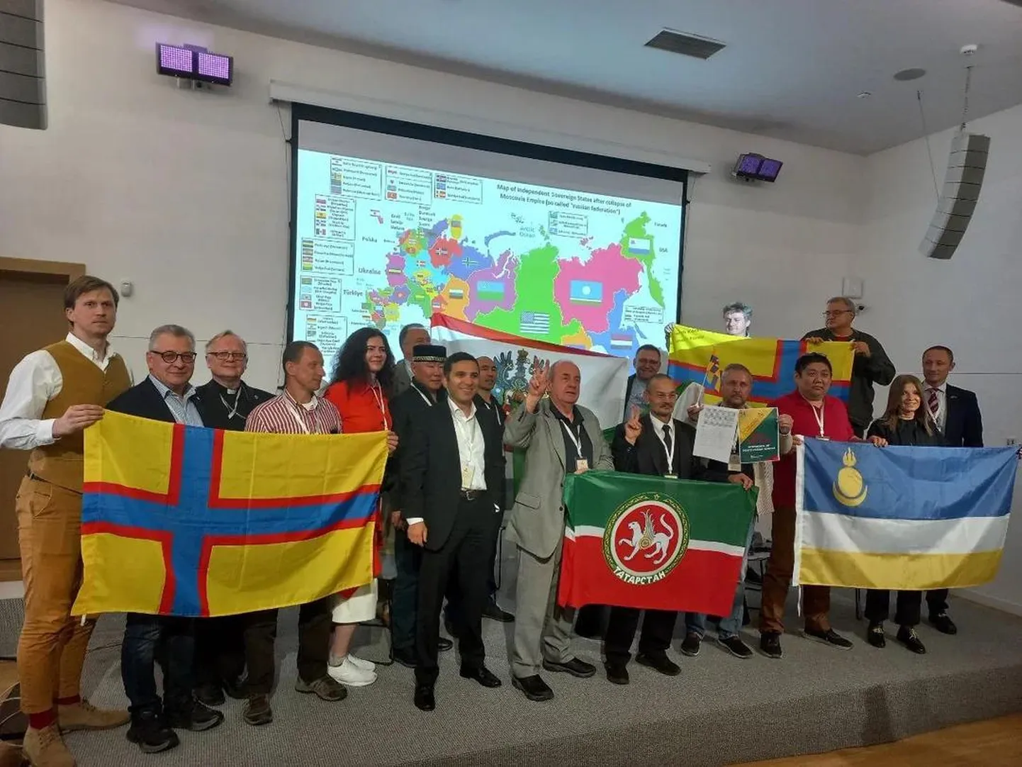 Ingerimaa, Tatarstani ja Burjaatia esindajad Vilniuses juuni keskel peetud vabade rahvaste foorumil.