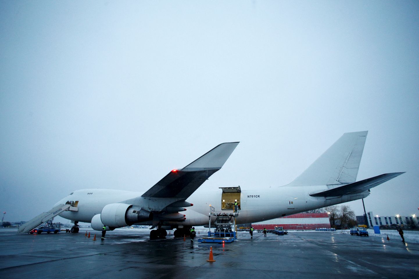 Sõjalist abi toonud lennuk Kiievi Borõspili lennujaamas veebruari alguses.