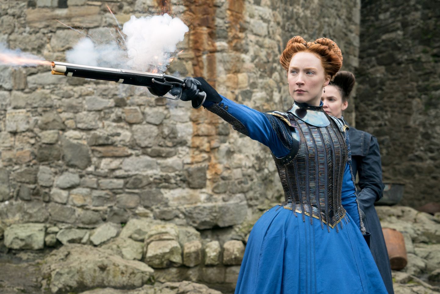 Saoirse Ronan kuninganna Mary Stuartina filmis «Mary, šotlaste kuninganna»
