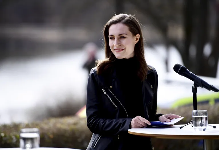 Soome peaminister Sanna Marin 13. aprillil Rootsis Stockholmis pressikonverentsil. Ta külastas Rootsit, et arutada Rootsi juhtidega NATO-ga liitumist