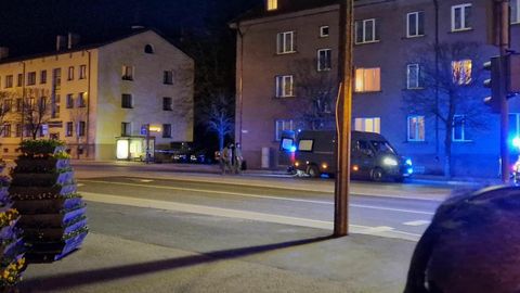 Pommikahtluse tõttu suleti osa Pärnu Pikast tänavast