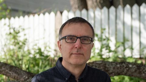 ANTOINE CHALVIN ⟩ Enne maailma lõppu tuleb ausalt elada ja eesti kirjandust tõlkida!