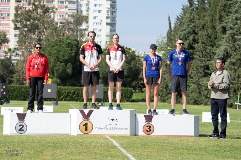 Vibulaskjad Reena Pärnat ja Märt Oona võitsid rahvusvaheliselt võistlusel Türgis segapaaride arvestuses kolmanda koha.