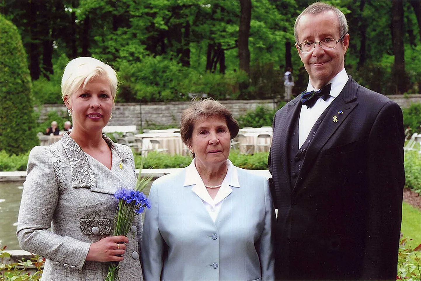 Küüditamise 70. aastapäeval kutsus president Toomas-Hendrik Ilves Saima Pildre Kadrioru lossi vastuvõtule.