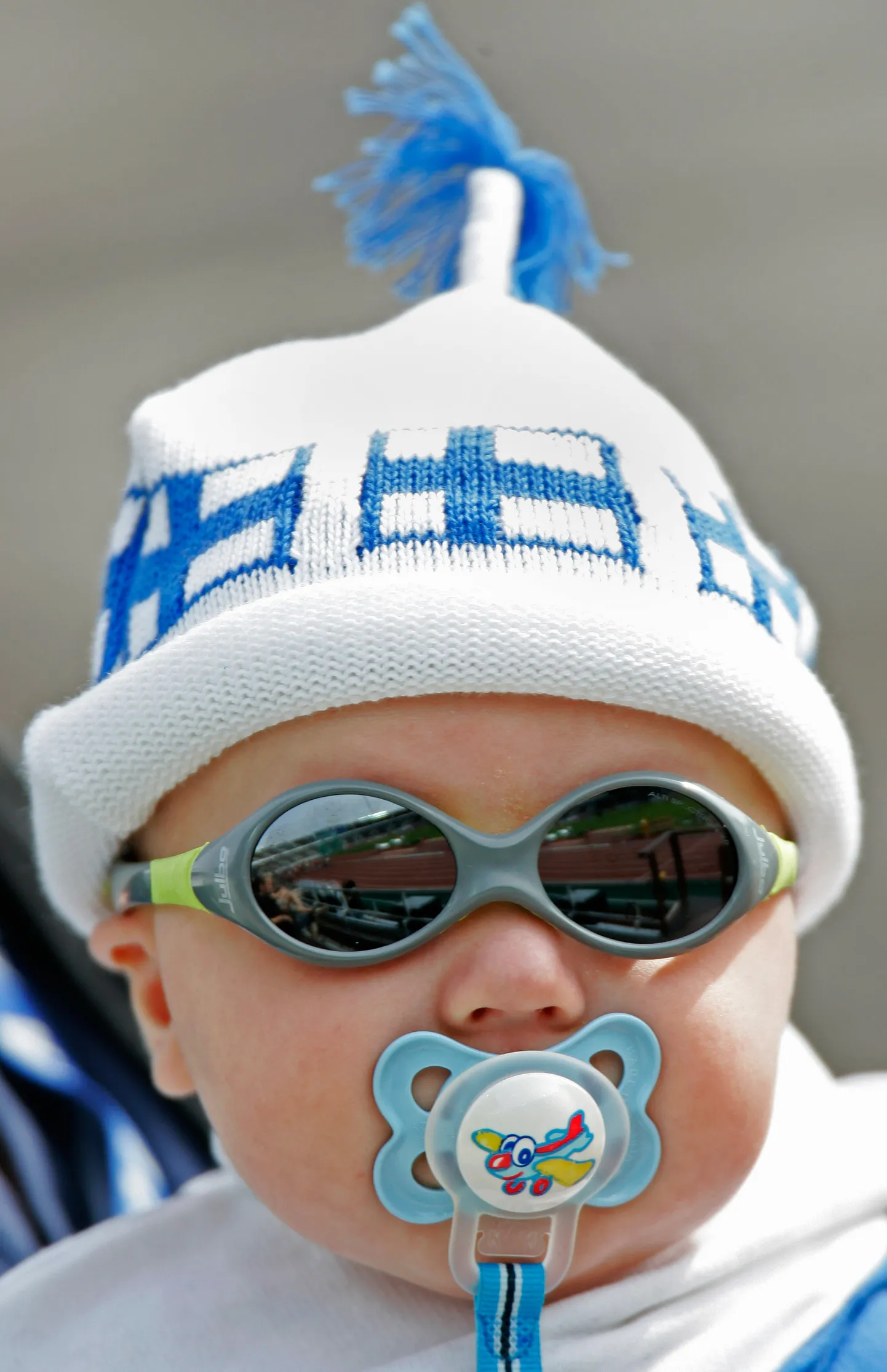 Soome lipuvärvides laps Helsingis.