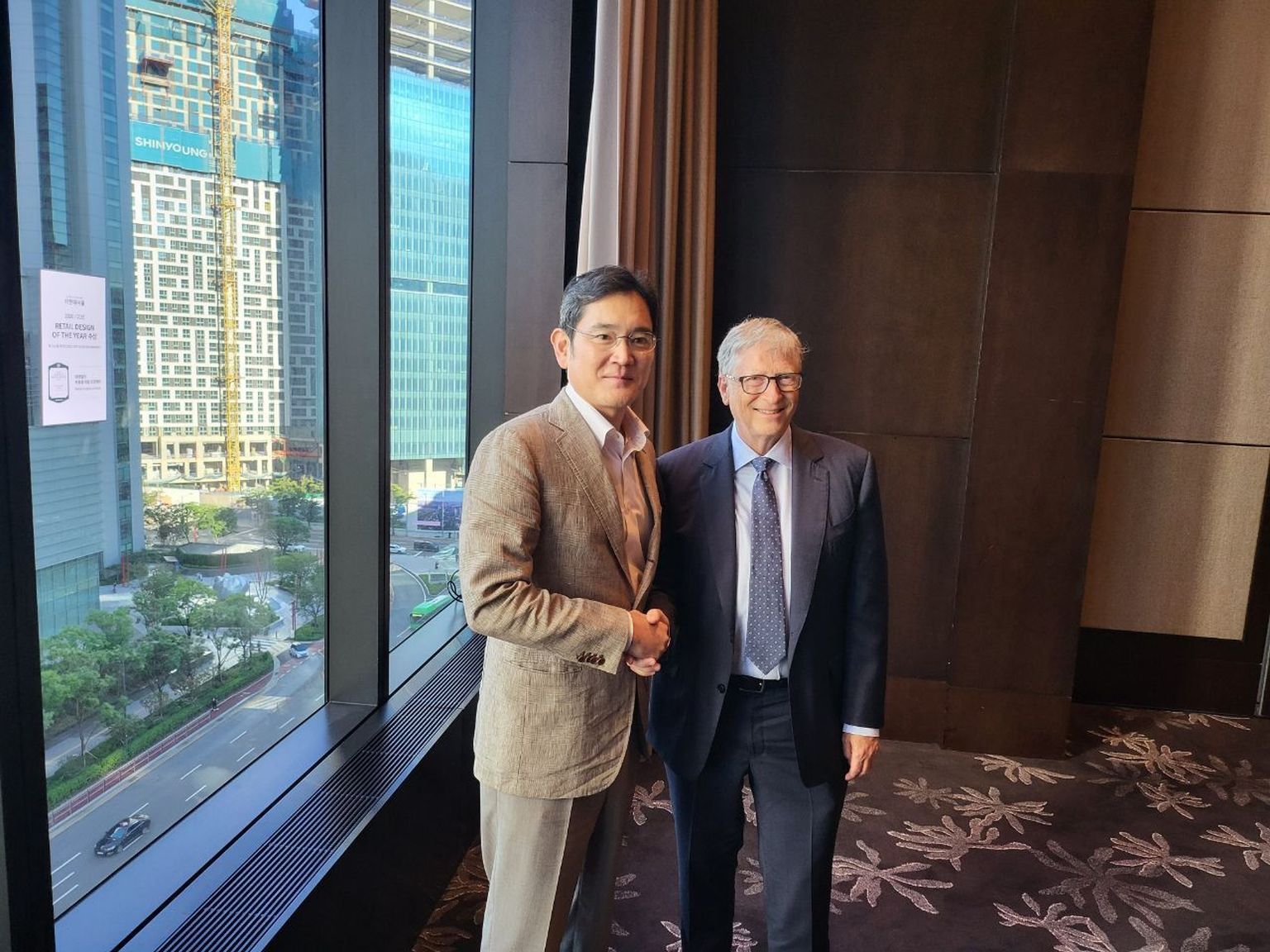 Bill Gates ja Jay Y Lee.