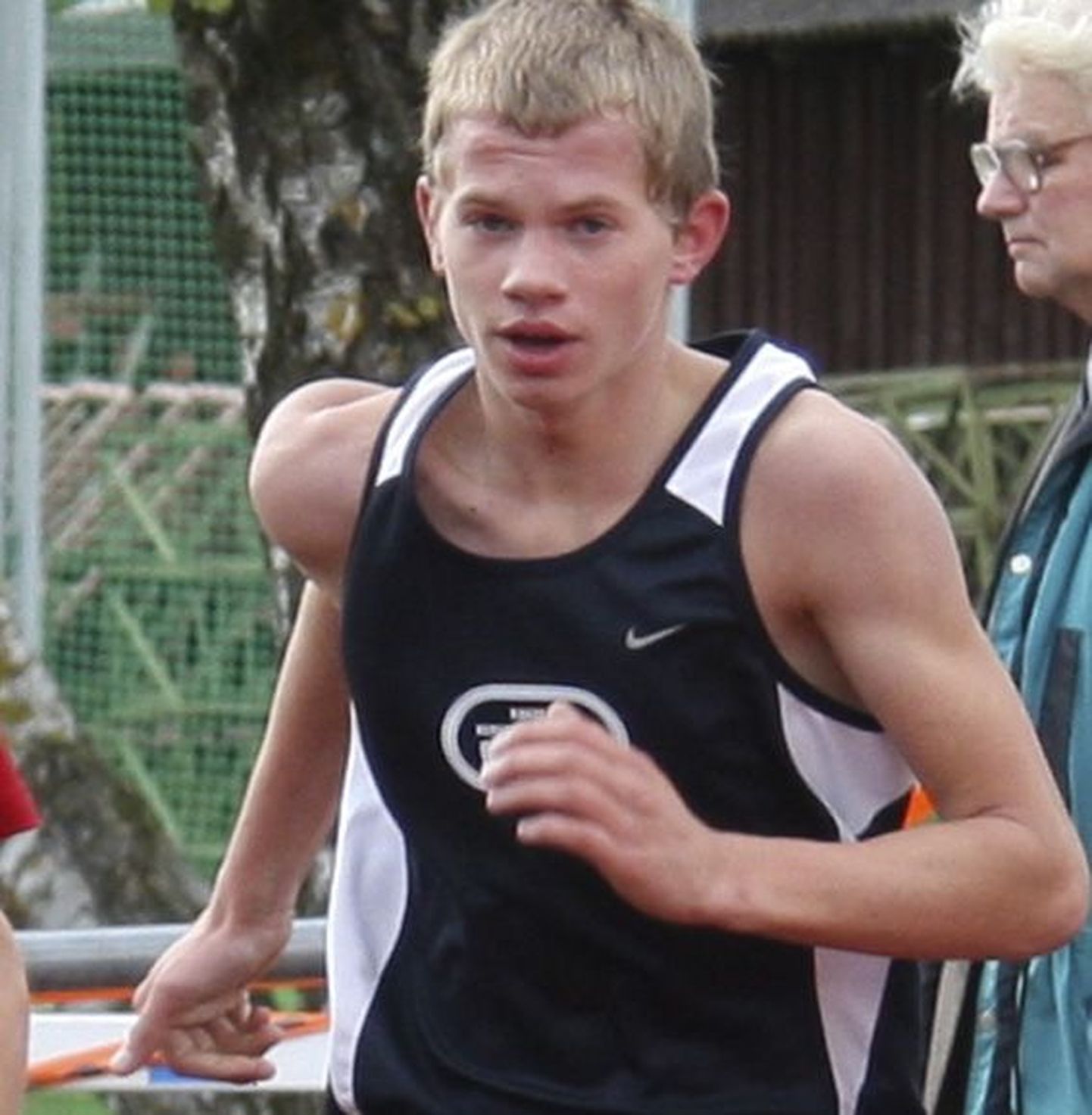 Eesti murdmaajooksu meistrivõistlustel poiste B-vanuseklassi 2000 m jooksus kulla võitnud Rag­nar Piirjõe mullusel Rakvere rahvajooksul.