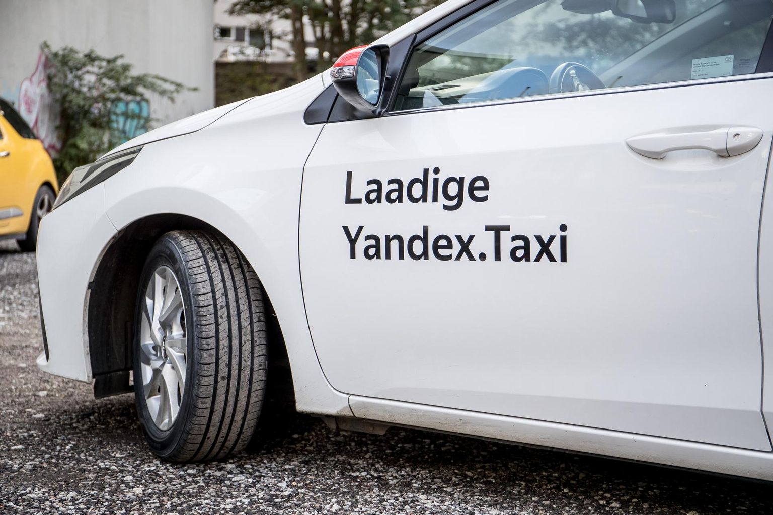 Автомобиль Yandex.Taxi.