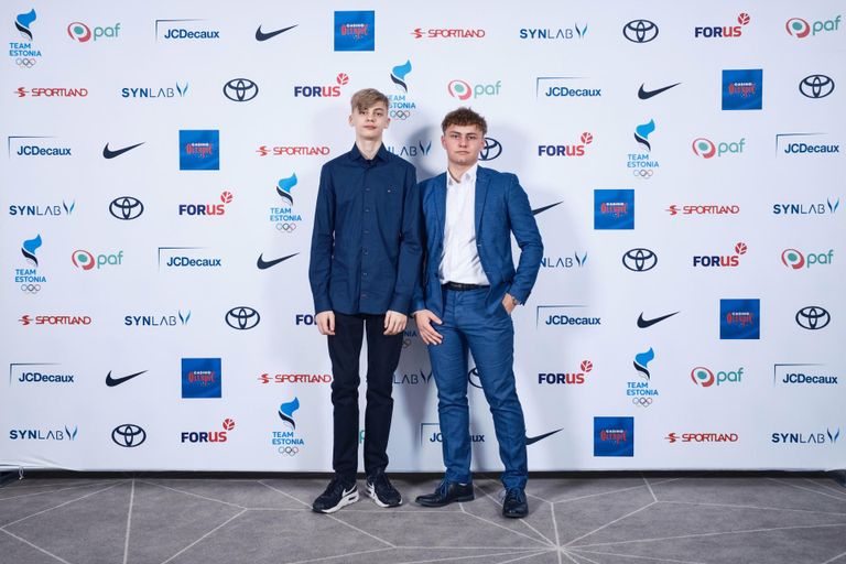 Tunnustuse võtsid vastu Viljandi Nord Racing Clubi veemotosportlased Paul Richard Laur (vasakul) ja Sten Ivanov.