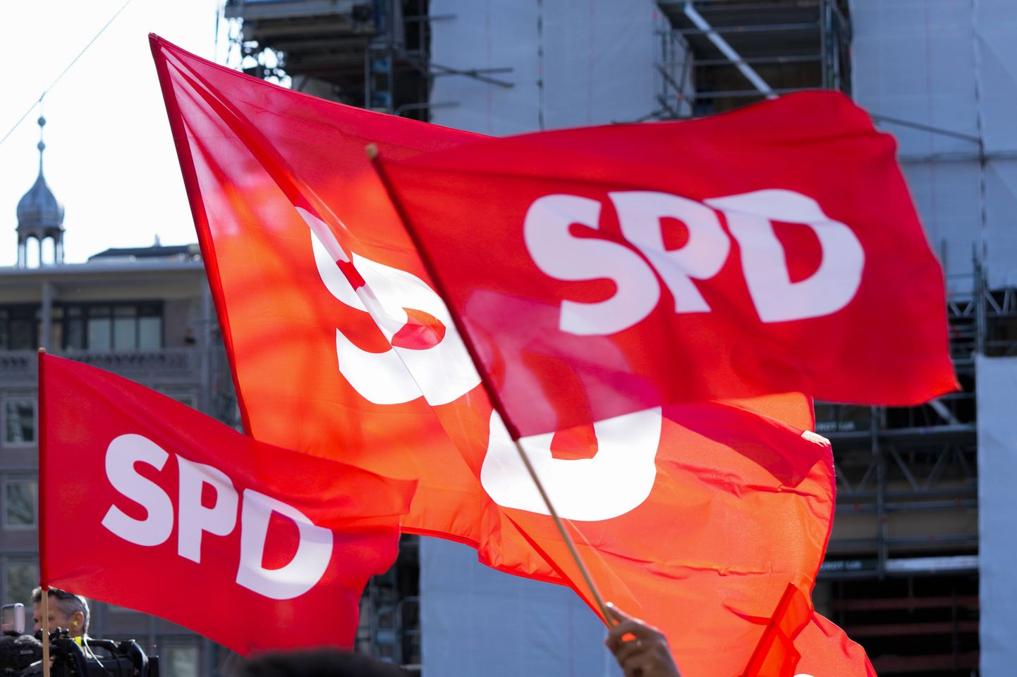 Saksamaa sotsiaaldemokraatliku partei (SPD) lipud.