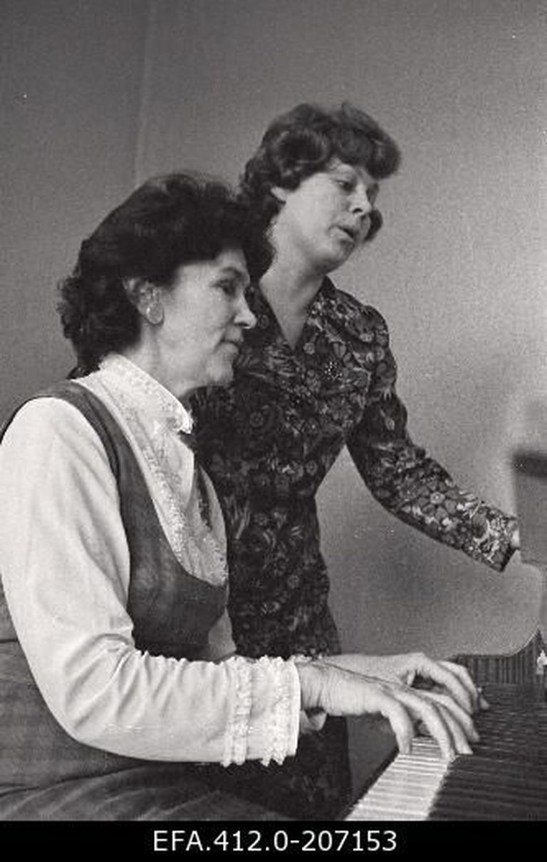 Laulja Kaie Konrad ja klaverisaatja pianist Therese Raide