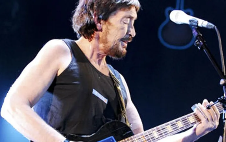 Kriss Rī (Chris Rea) izdevis savu labāko dziesmu izlasi "Still So Far To Go" un tā šonedēļ kā jaunums 8.vietā