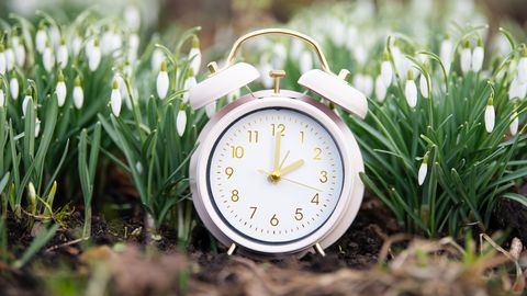 Naktī uz svētdienu pulksteņi būs jāpagriež vienu stundu uz priekšu